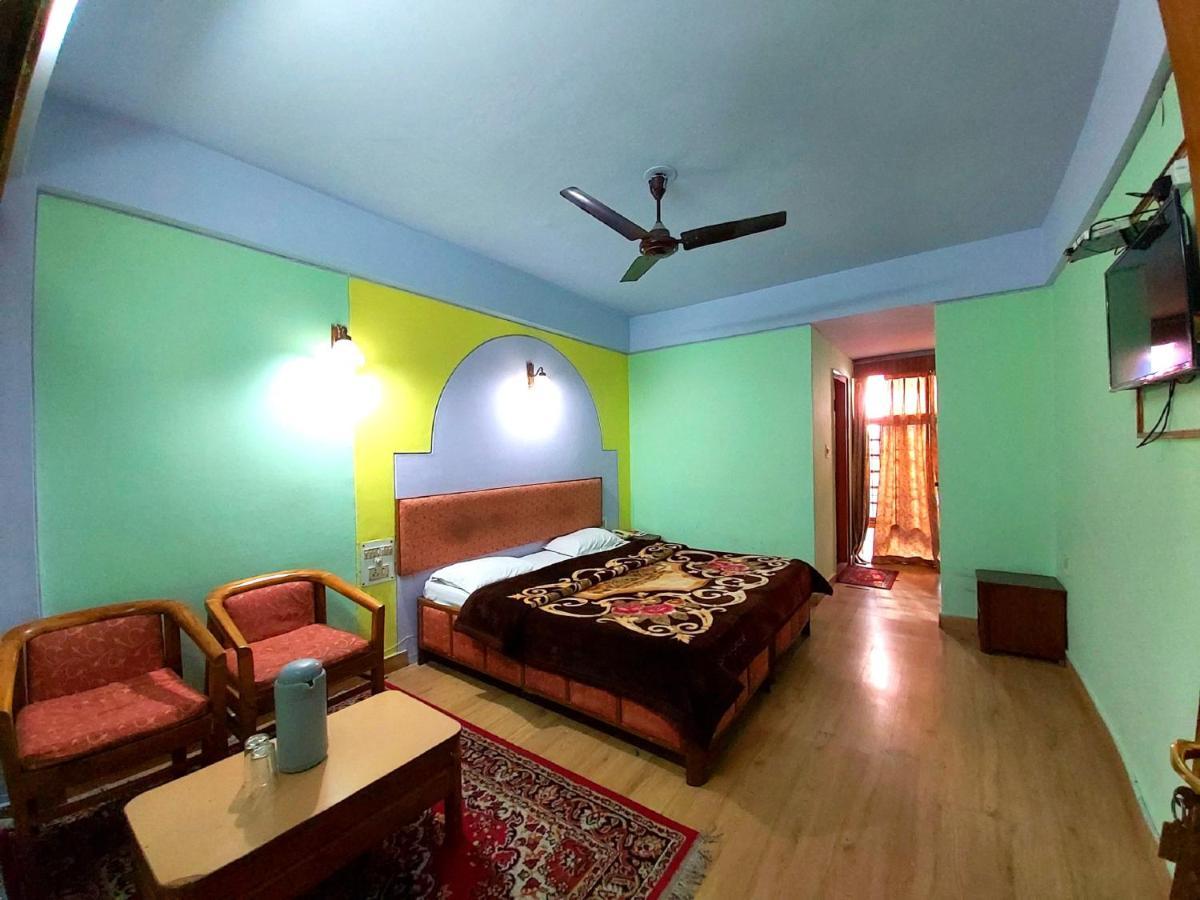 Goroomgo Radha Continental Nainital Exteriör bild